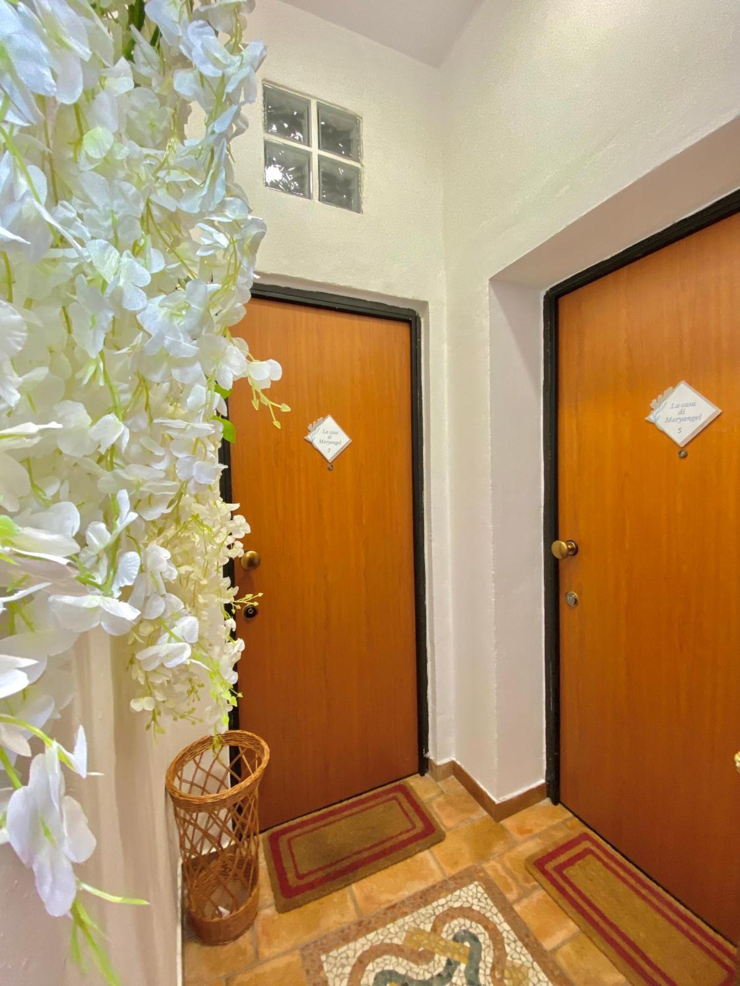 メディチーナLa Casa Di Maryangelアパートメント エクステリア 写真